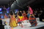 Sushmita Sen walk the ramp for Nishka Lulla Show at Kids Fashion Week day 3 on 19th Jan 2012 (11).JPG